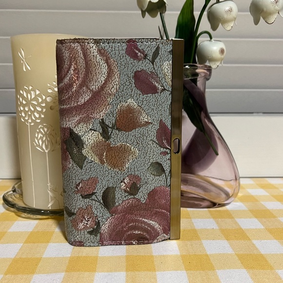 Patricia Nash Crackled Rose Garden Wallet - Picture 4 of 9